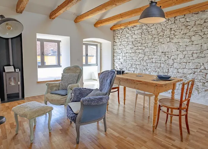 Casa Opicina - Elegante Appartamento In Villa Carsica