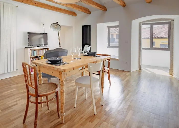 Casa Opicina - Elegante Appartamento In Villa Carsica